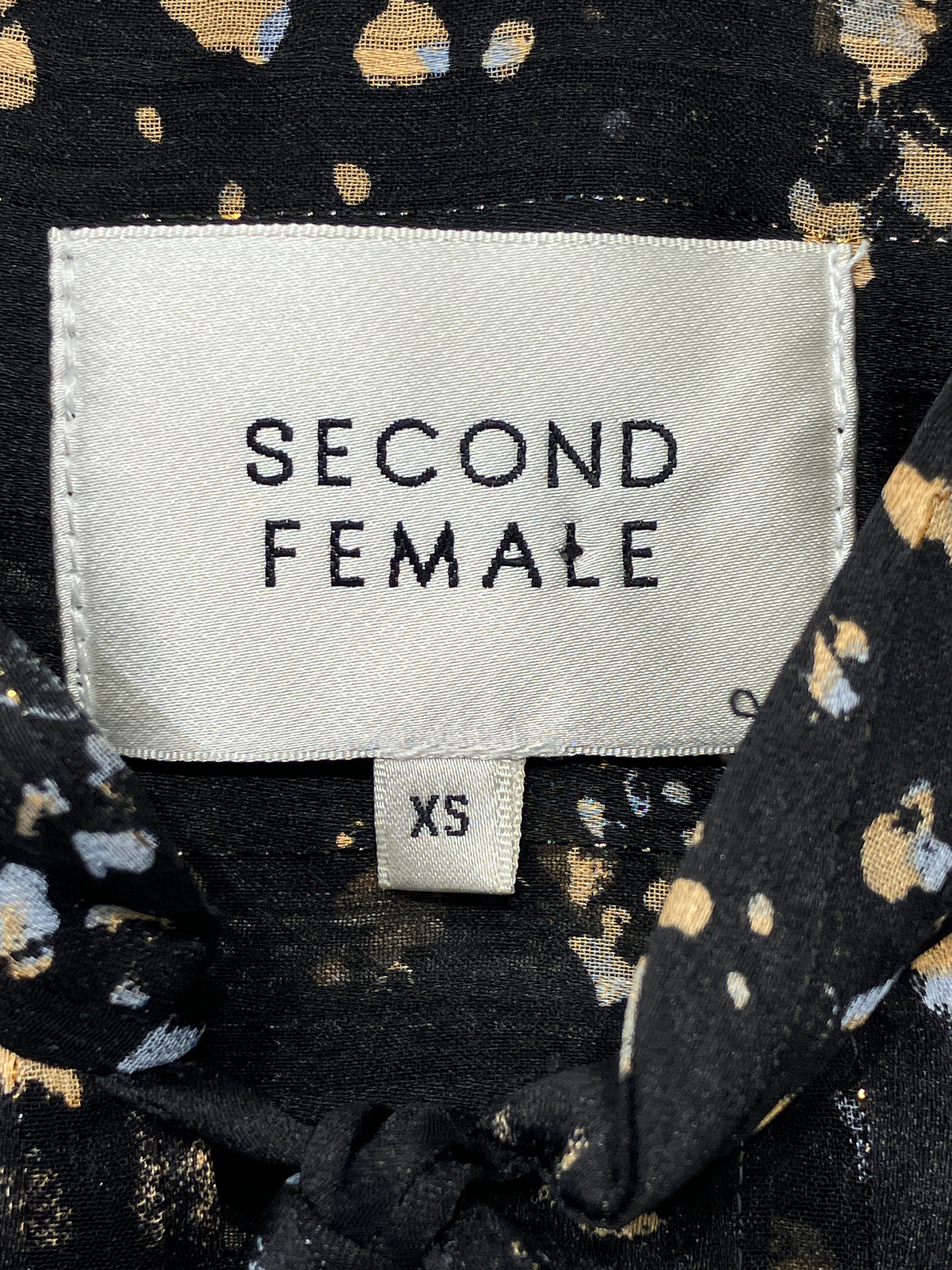 Second Female Bluse